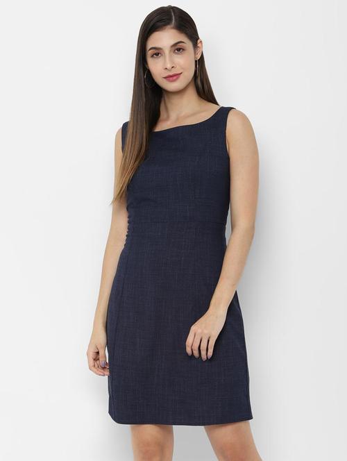 round neck a-line dress  - 16922711 - Very Small Image - 1
