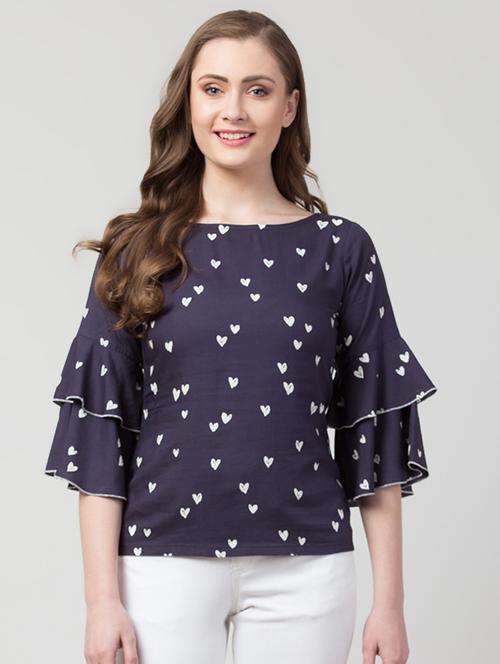 bell sleeves heart print top  - 16969860 - Very Small Image - 1