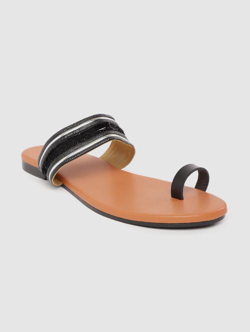 black synthetic kolhapuris - 17006429 - Very Small Image - 1