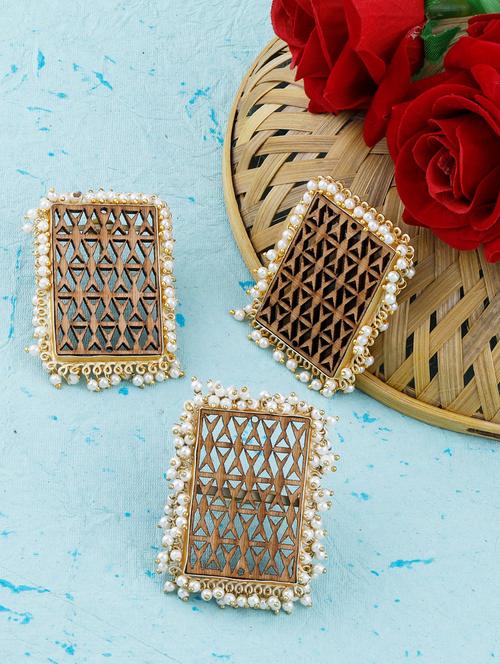 brown wood studs earring - 17274335 - Very Small Image - 1