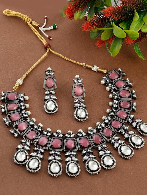 gold plated long pendants with earring - 17340125 - Very Small Image - 1