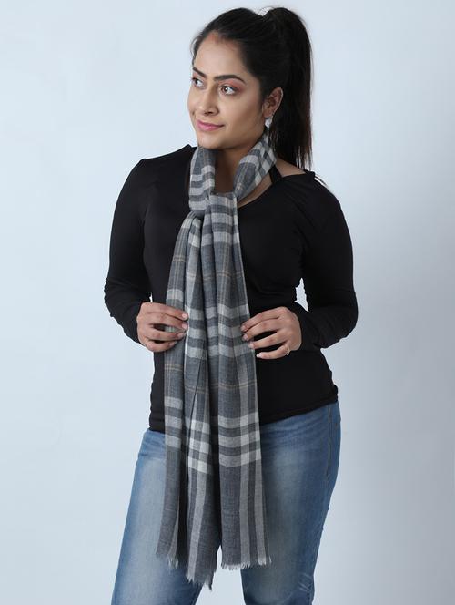grey colored wool stole - 17396089 - Very Small Image - 1