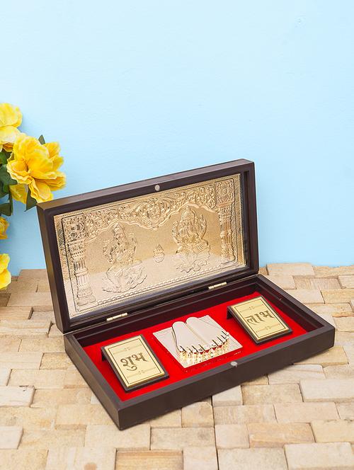 24 ct gold foil laxmi and ganesh pooja box - 17398145 - Very Small Image - 1