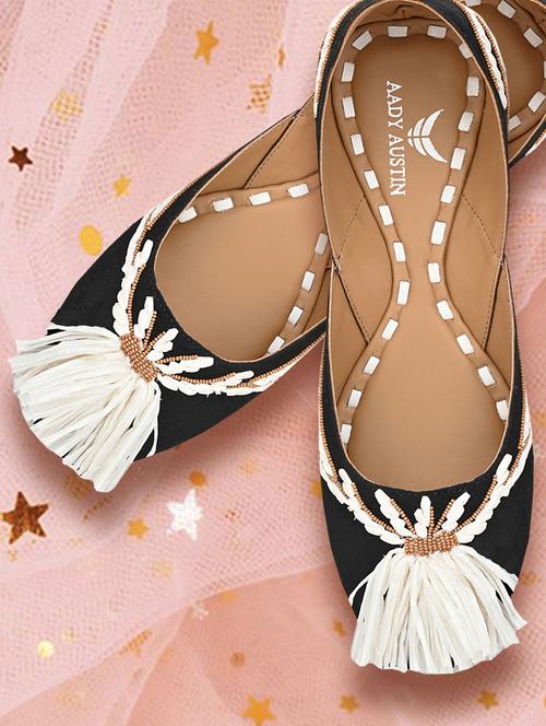 black slip on jutis - 17427946 - Very Small Image - 1