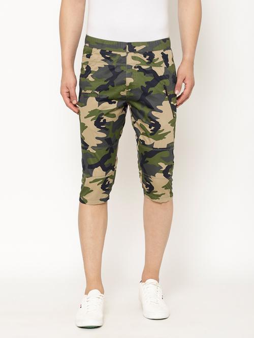 green camouflage cargo shorts - 17461250 - Very Small Image - 1