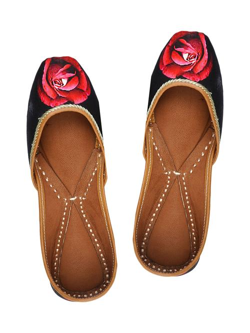 black slip on jutis  - 17477421 - Very Small Image - 1