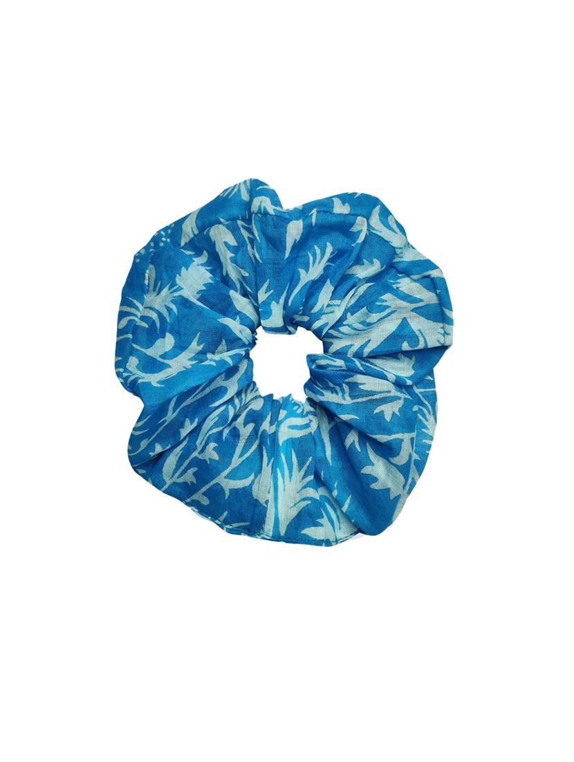 set of 3 printed scrunchies in sky blue, blue and green color - 17495787 - Zoom Image - 4