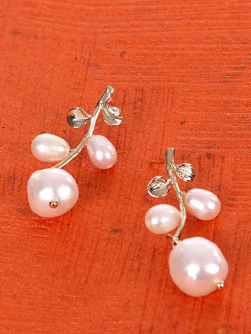 white brass drop earring - 17516589 - Very Small Image - 1