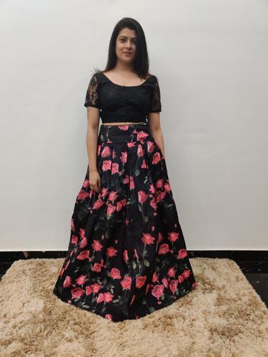 black skirt and crop top set  - 17548934 - Very Small Image - 1