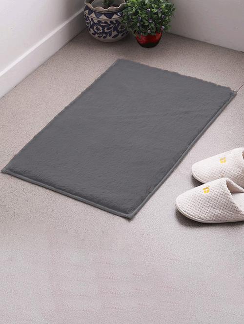 rebbit fur mat for living room, kids, pets and your home décor ( anthera 40 x 60 ) - 17555260 - Very Small Image - 1