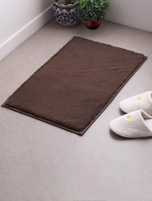 rebbit fur mat for living room, kids, pets and your home décor ( taupe 40 x 60 ) - 17555265 - Very Small Image - 1
