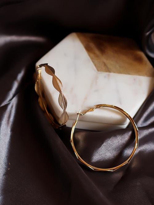 gold metal hoop earring - 17624397 - Very Small Image - 1