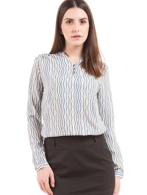 notched neck printed top - 17645492 - Very Small Image - 1