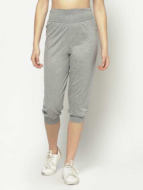 high rise solid capri  - 17661257 - Very Small Image - 1