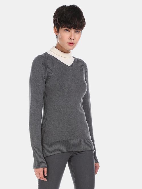 v-neck textured pullover - 17666606 - Very Small Image - 1