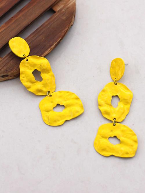 yellow metal drop earring - 17678708 - Very Small Image - 1