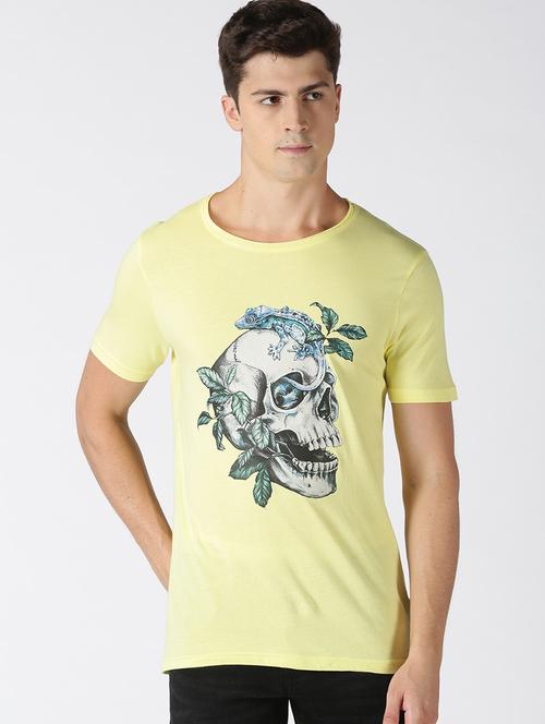 yellow chest print t-shirt - 17719043 - Very Small Image - 1
