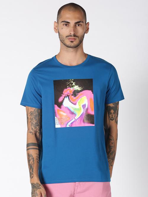 blue chest print t-shirt - 17719383 - Very Small Image - 1