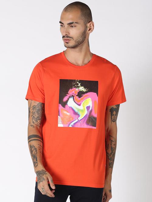 orange chest print t-shirt - 17719384 - Very Small Image - 1