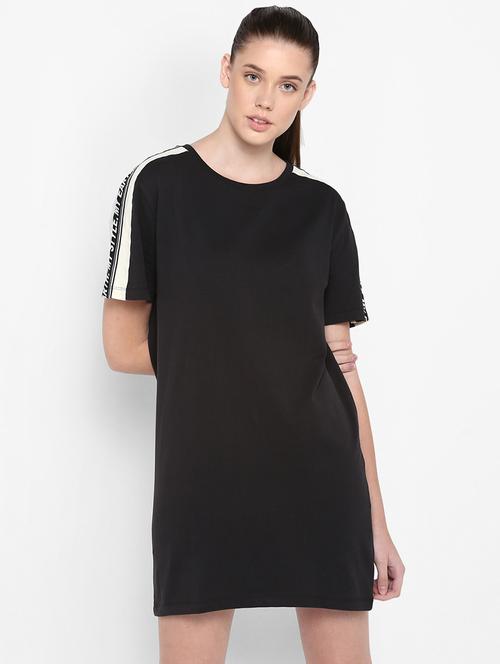 color block relaxed t-shirt dress  - 17750687 - Very Small Image - 1