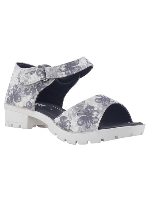 black leather heel - 17789926 - Very Small Image - 1