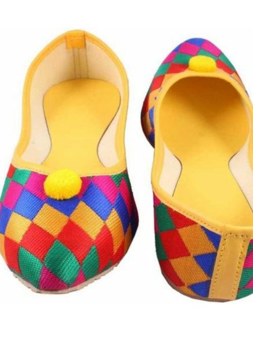 yellow jutis & mojaris - 17809510 - Very Small Image - 1