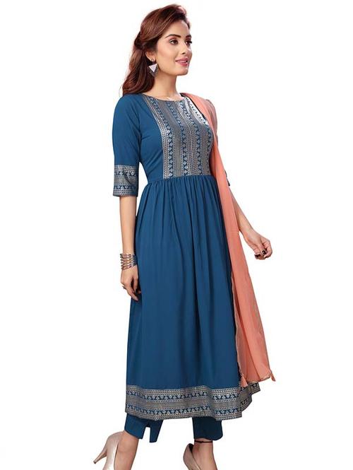 be the cynosure of all eyes  - 17812624 - Very Small Image - 1