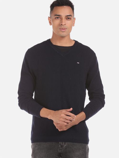 black solid pullover - 17849887 - Very Small Image - 1