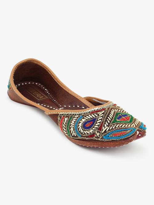 multi colored slip on jutis - 17857759 - Very Small Image - 1