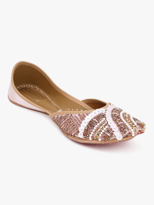 pink slip on jutis  - 17857760 - Very Small Image - 1