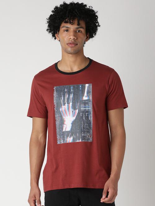 maroon printed t-shirt - 17867139 - Very Small Image - 1