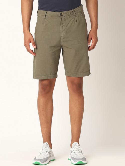 olive green solid bermuda shorts - 17873520 - Very Small Image - 1