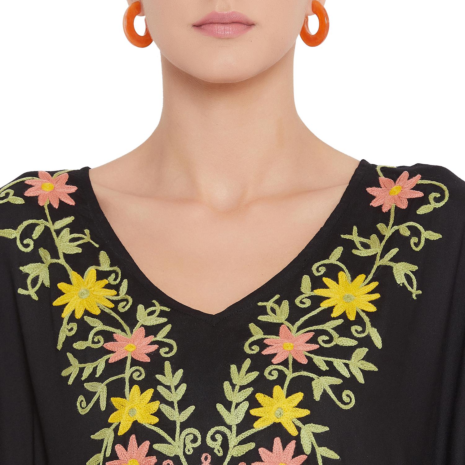v-neck embroidered detail kaftan - 17896560 - Standard Image - 4
