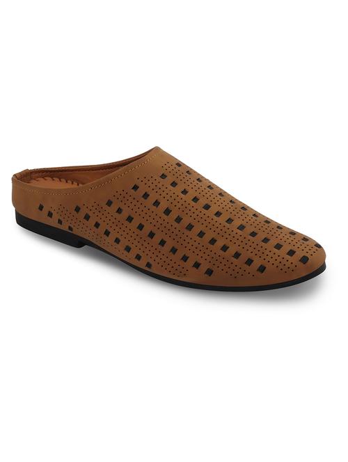 tan pu slip on jutis - 17923434 - Very Small Image - 1