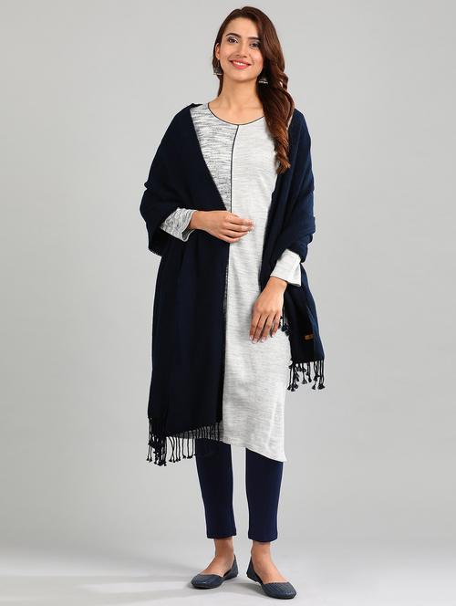navy blue tasseled hem muffler - 17931346 - Very Small Image - 1
