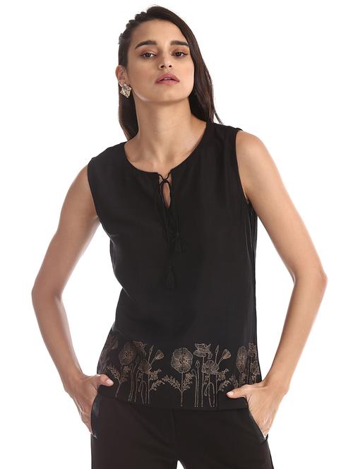 tie up neck printed top  - 17935531 - Very Small Image - 1