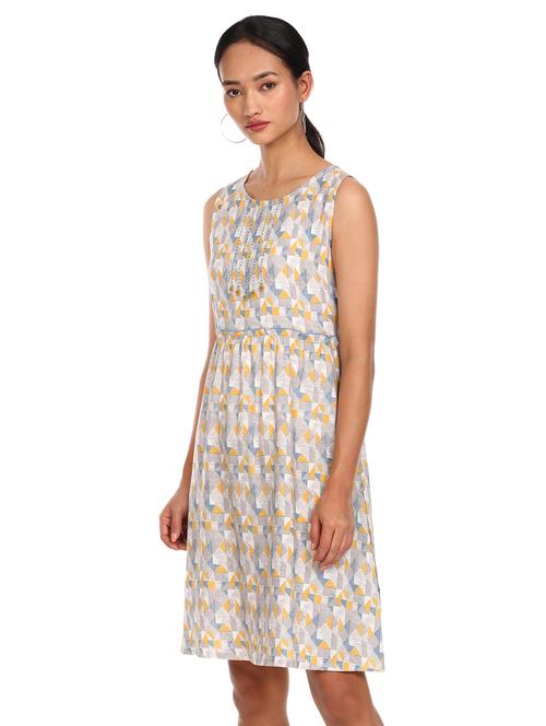 round neck geometric fit & flare dress - 17951535 - Very Small Image - 1