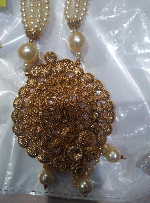 necles  - 18022292 - Very Small Image - 1