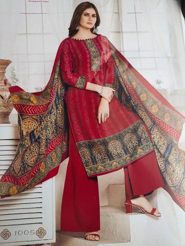red colour woolen suit  - 18077975 - Very Small Image - 1