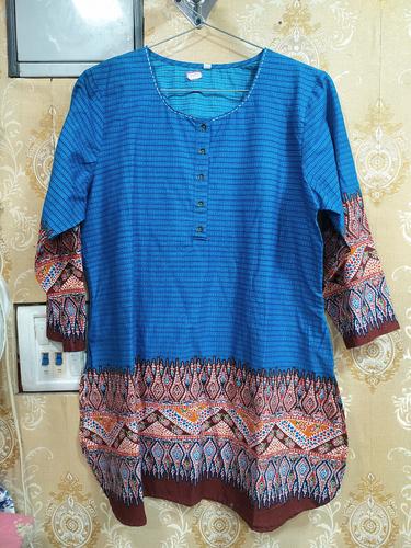 tops blue  - 18117534 - Very Small Image - 1