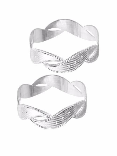 handcrafted silver bangle - 18137971 - Very Small Image - 1