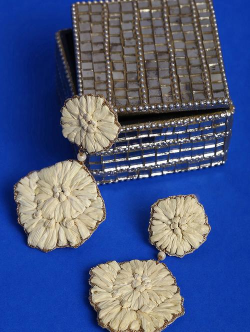 white metal drop earring - 18182508 - Very Small Image - 1