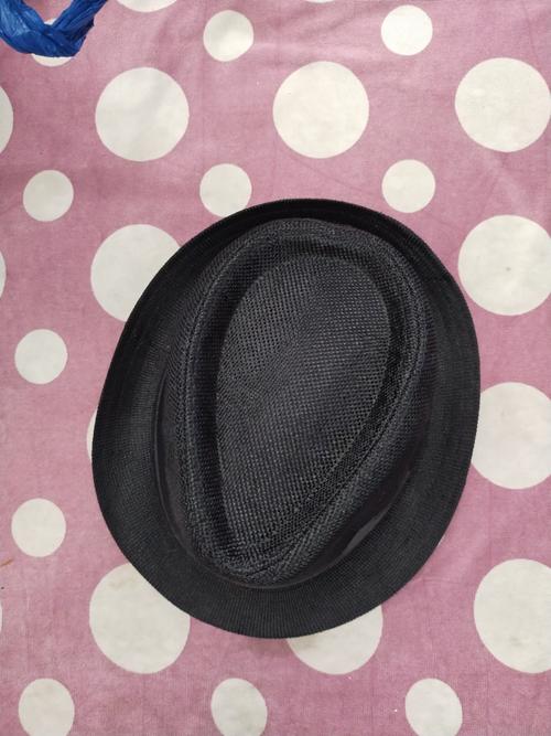 ladies round caps black  - 18192612 - Very Small Image - 1