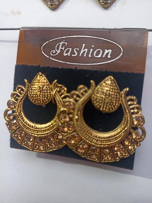 party wear earrings  - 18208816 - Very Small Image - 1