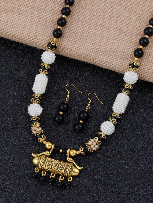 white bead gold pleated long necklace with earring - 18209577 - Very Small Image - 1