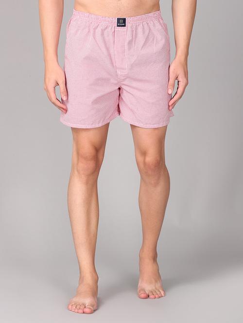 red checkered boxer - 18260748 - Very Small Image - 1