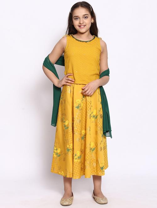 yellow printed skirt top set with dupatta - 18261926 - Very Small Image - 1
