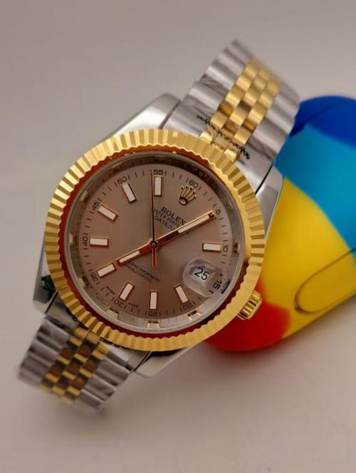 analog watch  - 18261936 - Very Small Image - 1