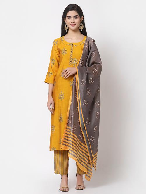 yellow suit set - 18263261 - Very Small Image - 1