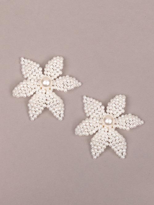 white metal drop earring - 18278015 - Very Small Image - 1